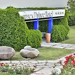 Anusca Palace Hotel 4*