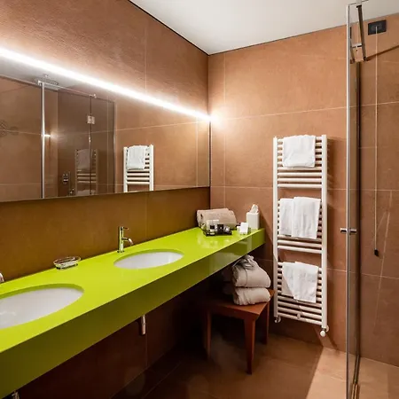 Anusca Palace Hotell 4*