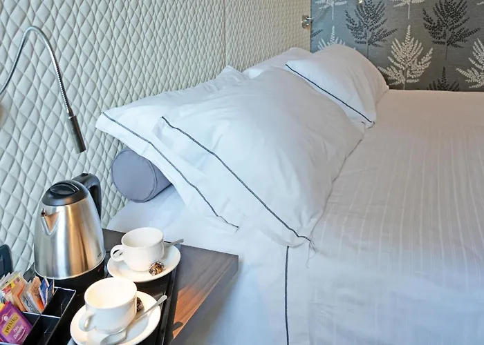 Anusca Palace Hotel 4*