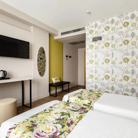 Anusca Palace Hotel 4*