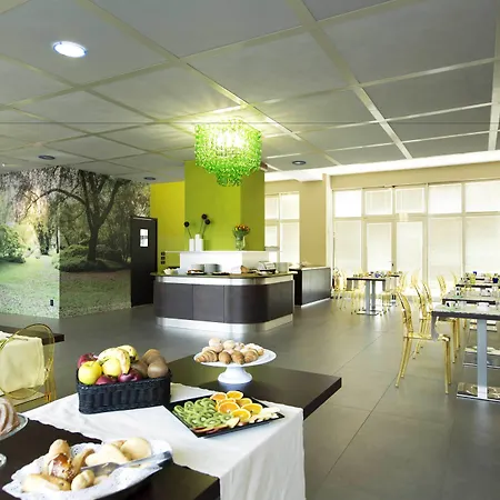 Anusca Palace Hotel 4*