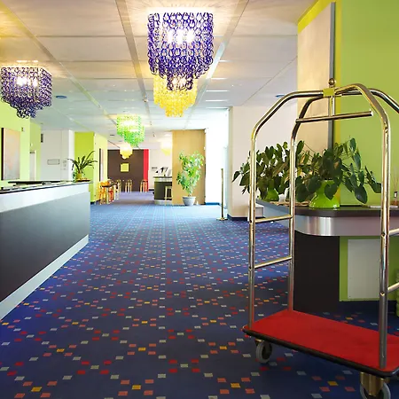 Anusca Palace Hotel 4*