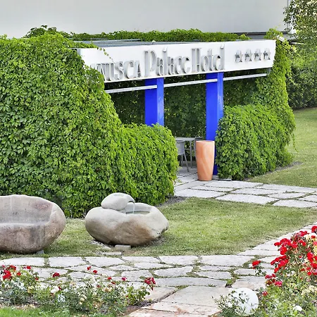 Anusca Palace Hotel 4*