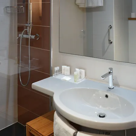 Anusca Palace Hotell 4*