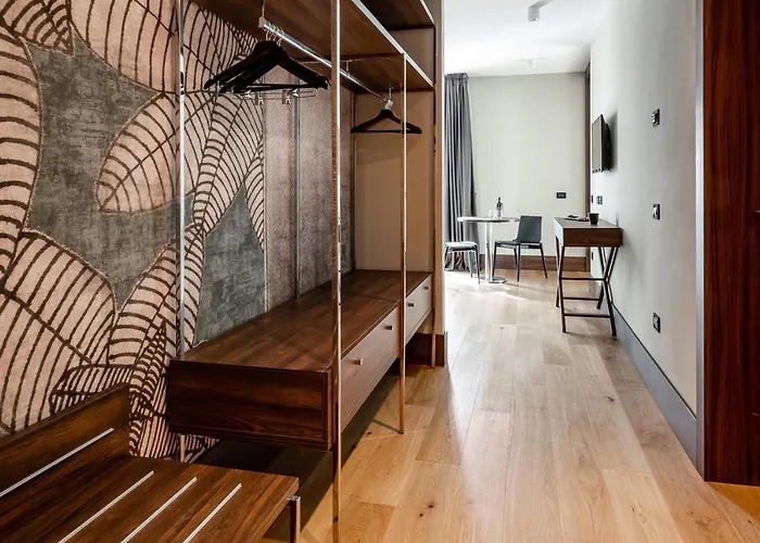 Ξενοδοχείο Anusca Palace 4*