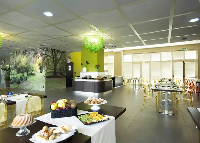 Anusca Palace Ξενοδοχείο 4*