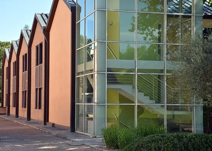 Anusca Palace Hotel 4*